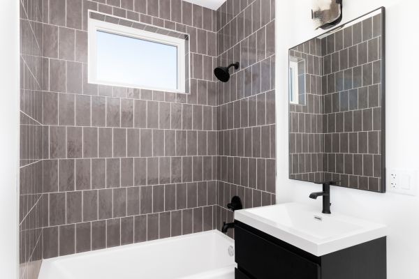 Shower Window Repair in Leesburg